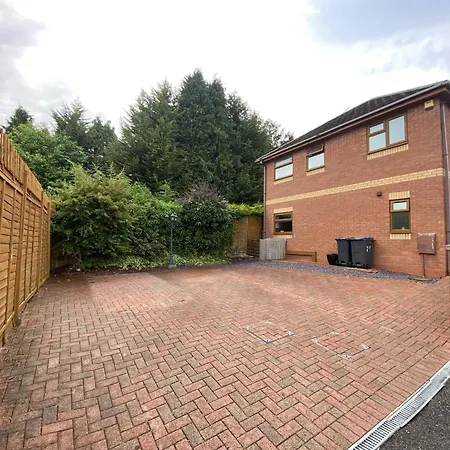 Cosy 3 Bedroom 2 Bathroom House With Parking Sheldon  Exterior photo