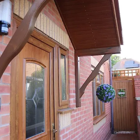 Cosy 3 Bedroom 2 Bathroom House With Parking Sheldon  Exterior photo