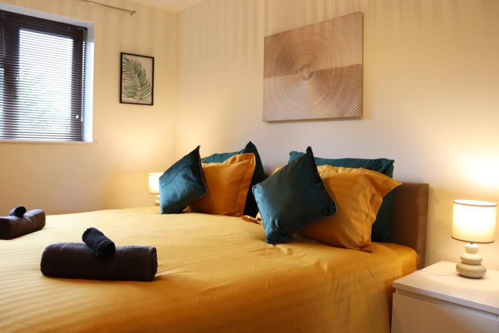 Cosy 3 Bedroom 2 Bathroom House With Parking Apartment *