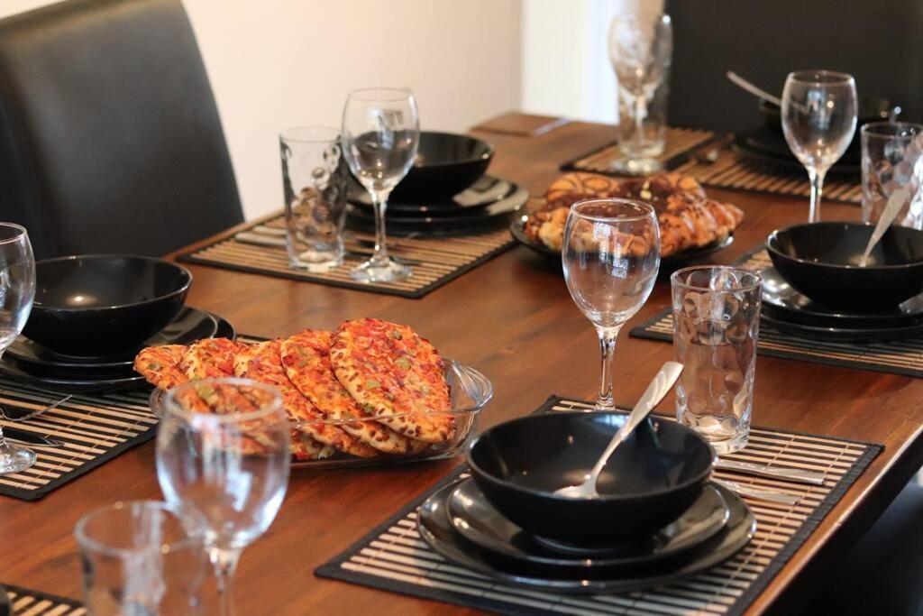 Apartment Cosy 3 Bedroom 2 Bathroom House With Parking Sheldon (West Midlands)
